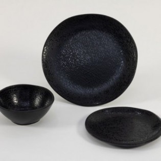 PLATO PLAYO "PIEDRA" NEGRO 25,5 CM 2